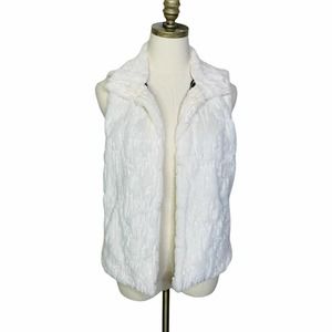 Betsey Johnson white faux fur vest Small 2506